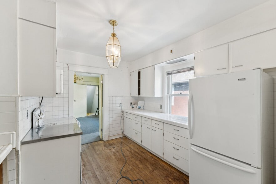 More Photos Of 12610 Larchmere Blvd, Cleveland General Retail For Sale