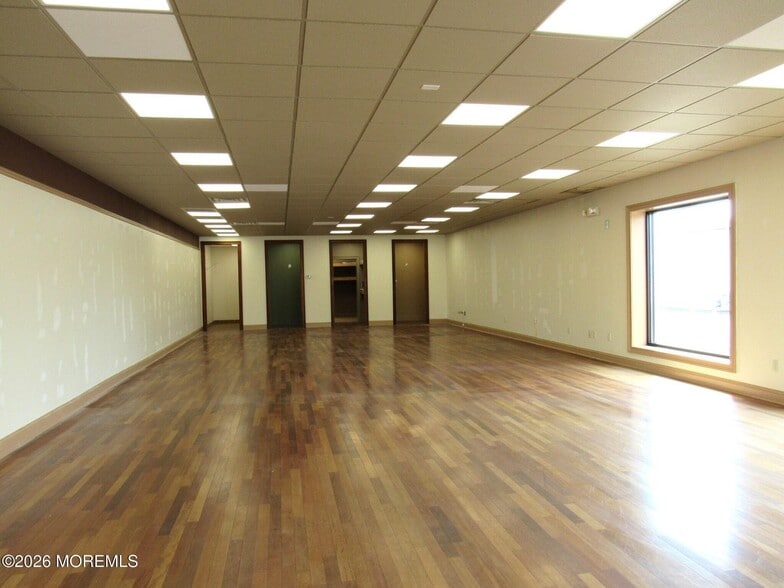 More Photos Of 1847 Hooper Ave, Toms River General Retail For Lease