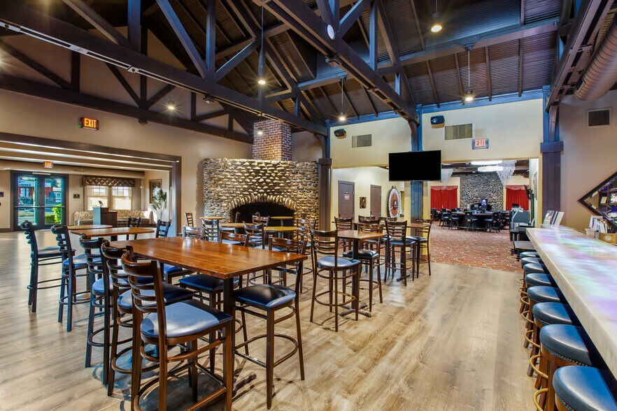 More Photos Of 11275 Folsom Blvd, Rancho Cordova Restaurant For Lease