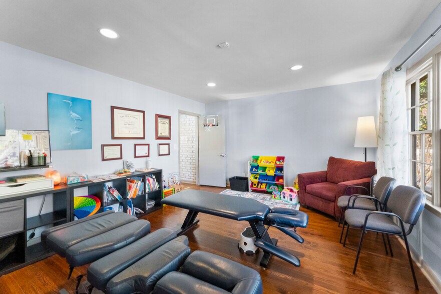 More Photos Of 616 Cox Rd, Gastonia Medical For Lease