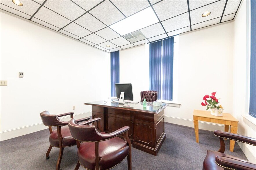 More Photos Of 28-30 W Washington St, Hagerstown Office For Sale