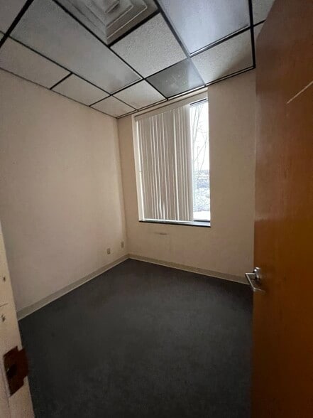 More Photos Of 1500 Genesee St, Utica Medical For Lease