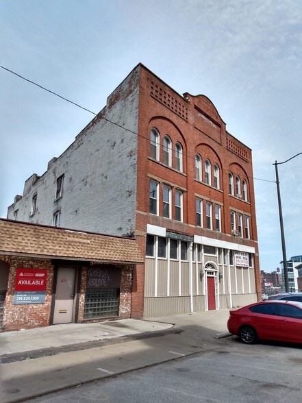 More Photos Of 2206 Superior Via, Cleveland Office Residential For Sale