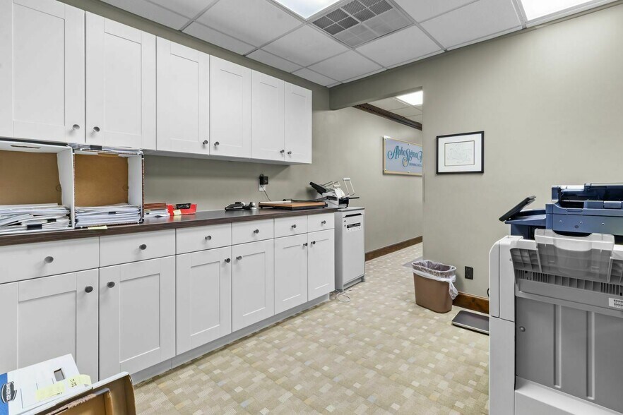 More Photos Of 3334 Founders Rd, Indianapolis Office For Sale