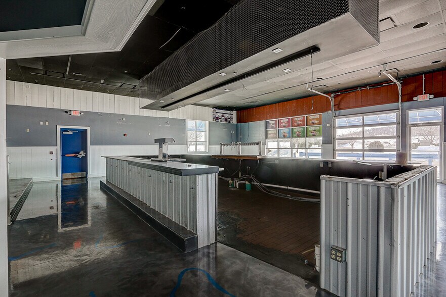 More Photos Of 2259 Deming Way, Middleton Restaurant For Sale
