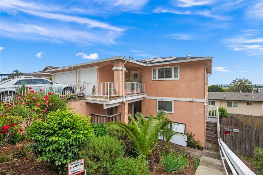 More Photos Of 25583 Spring Dr, Hayward Multifamily For Sale