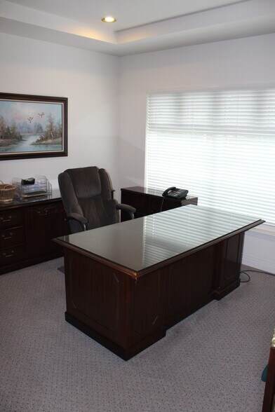 More Photos Of 12021 Pennsylvania St, Thornton Office Residential For Lease