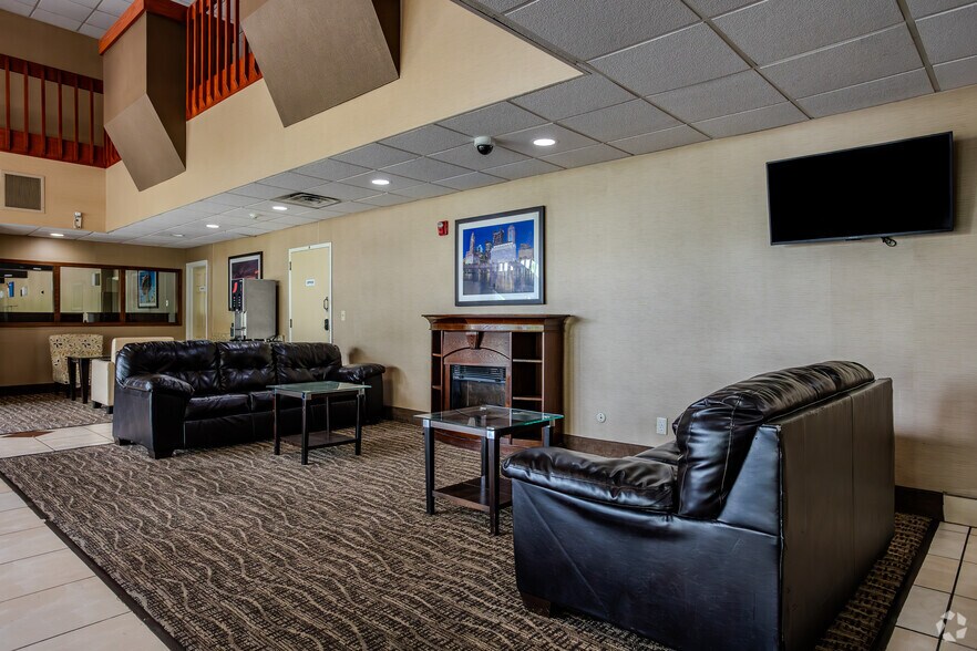 More Photos Of 1213 E Dublin Granville Rd, Columbus Hotel For Sale