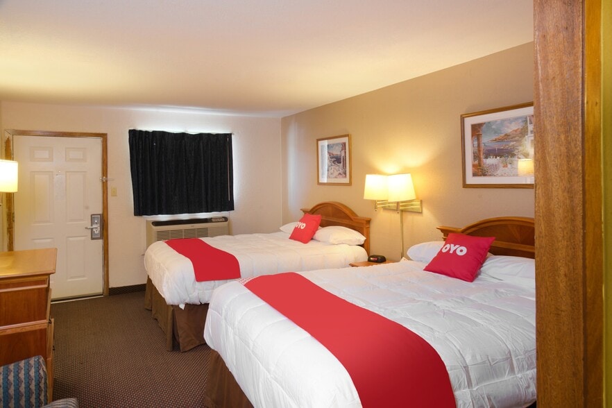 More Photos Of 823 NE Hwy 54, Guymon Hotel For Sale