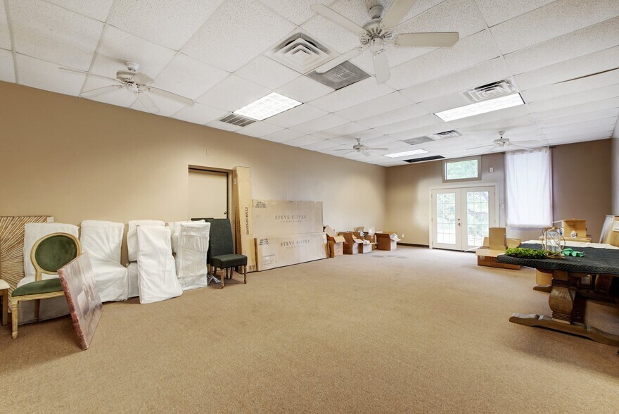 More Photos Of , Wimberley General Retail For Sale