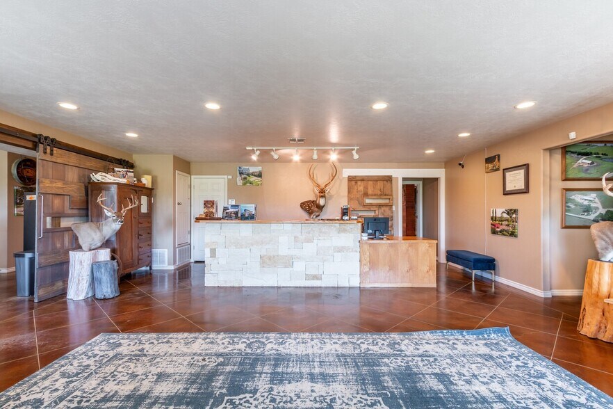 More Photos Of 75 Memory Ln, Burton Warehouse For Sale