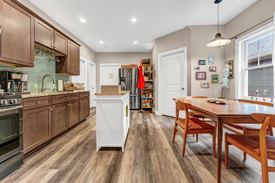 More Photos Of 6576 E Quaker St, Orchard Park Freestanding For Sale