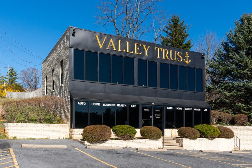 More Photos Of 829 Greenville Ave, Staunton Office For Sale