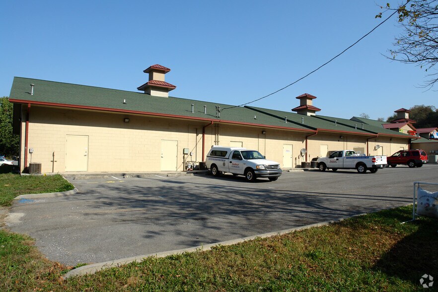 More Photos Of 6667 Maynardville Hwy, Knoxville General Retail For Lease