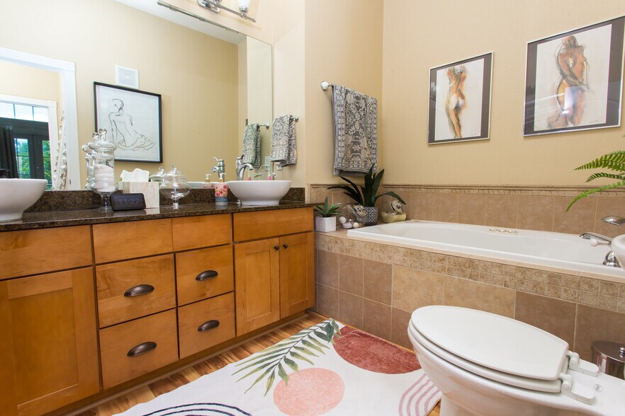 More Photos Of 45 S 9th Ave, Pensacola Office Residential For Sale