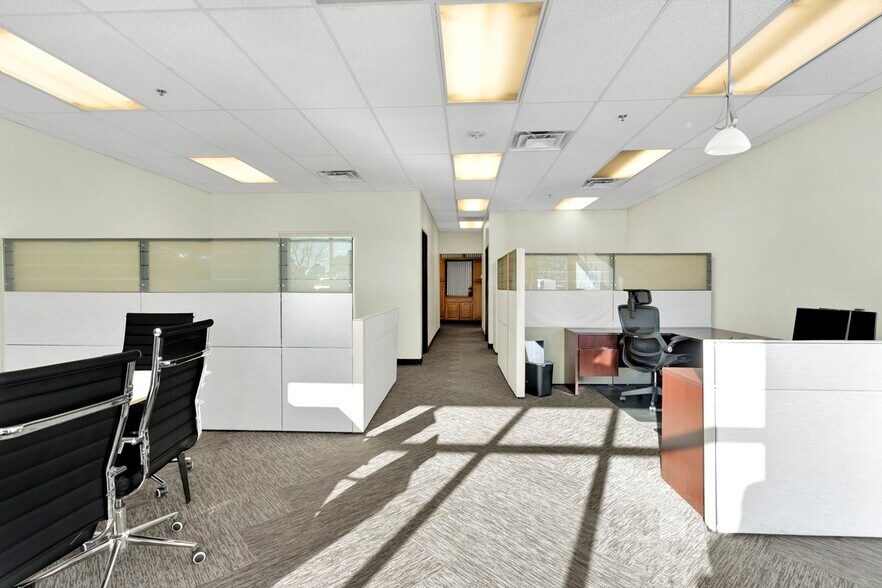 More Photos Of 12180 Ridgecrest Rd, Victorville Showroom For Lease