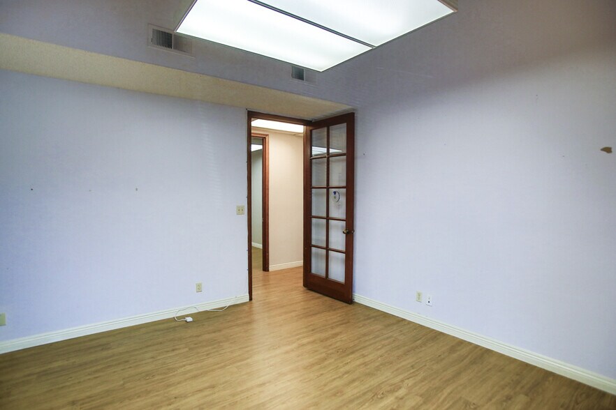 More Photos Of 1810 E 17th St, Santa Ana Medical For Lease