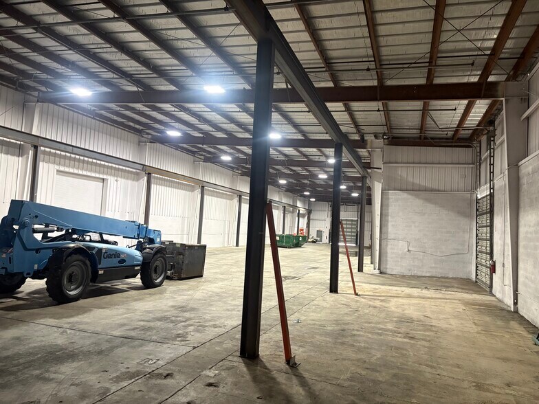 More Photos Of 1800 4th Avenue Ext, Lake Worth Beach Warehouse For Lease