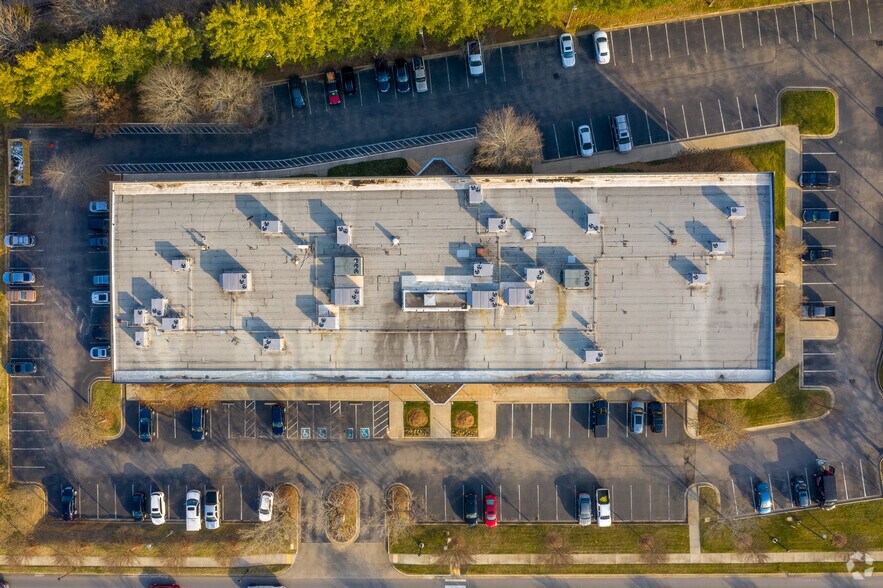 More Photos Of 214 Centerview Dr, Brentwood Office For Lease