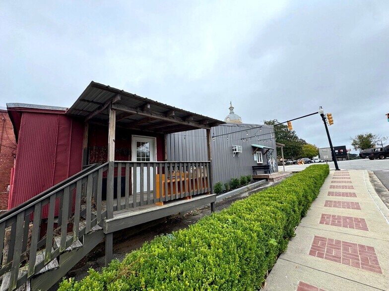 More Photos Of 40 Court Sq, Ashland Restaurant For Sale