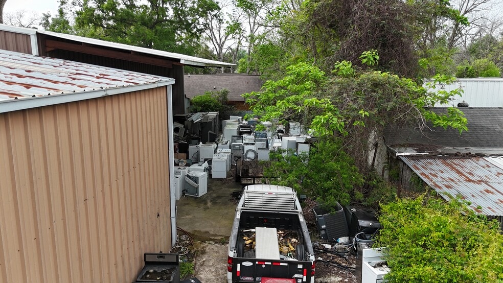 More Photos Of 8709 Irvington Blvd, Houston Warehouse For Sale