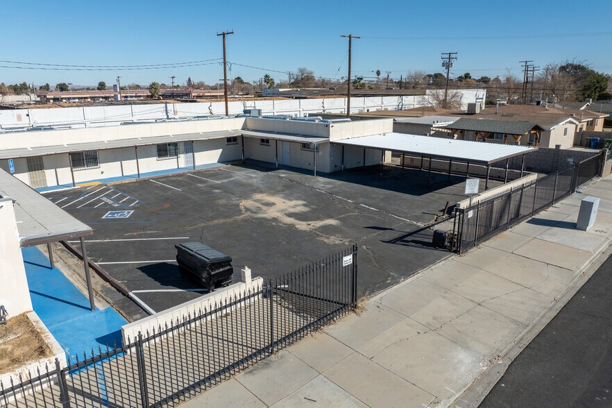 More Photos Of 44300 Division St, Lancaster Office For Lease