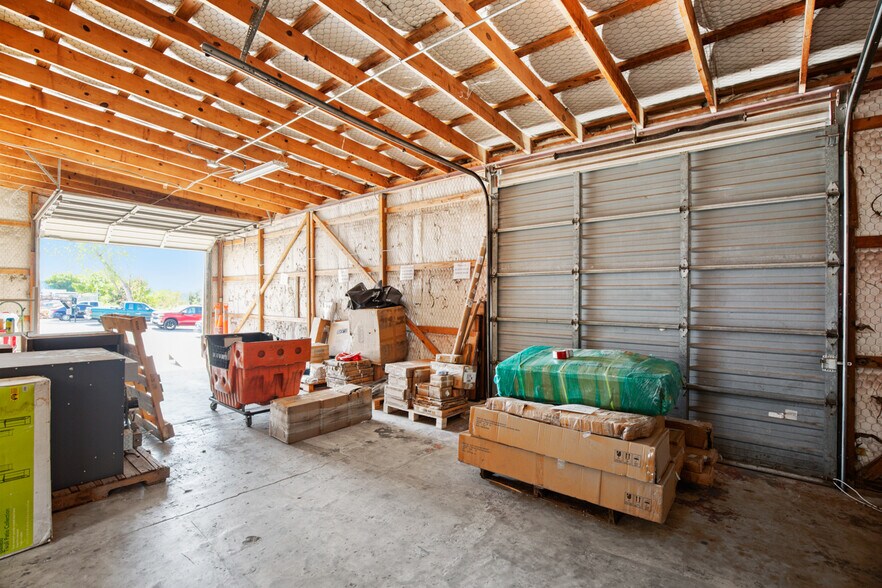 More Photos Of 9300 Brown Ln, Austin Warehouse For Lease