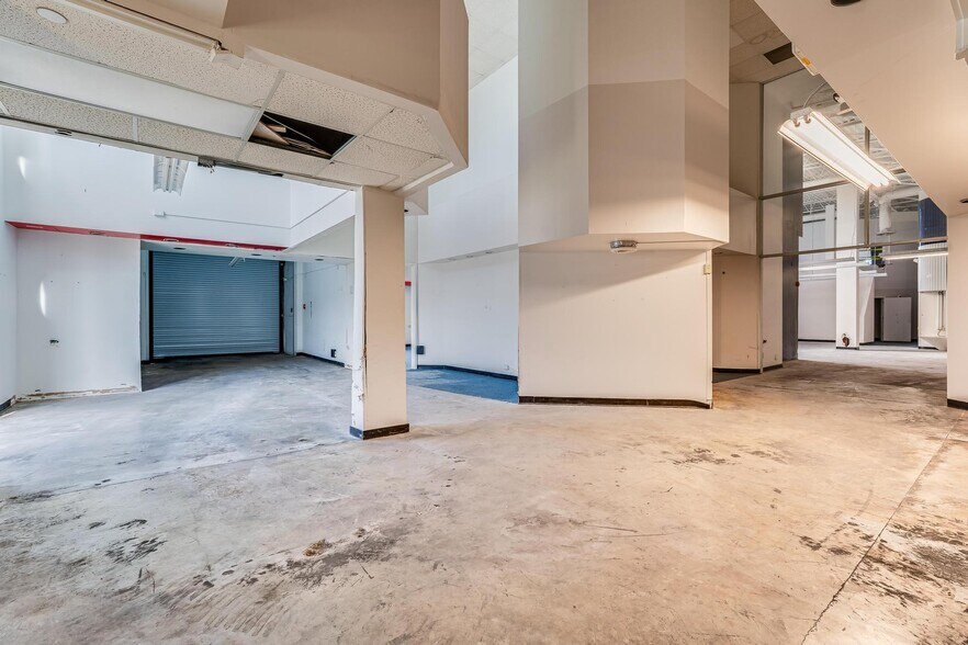 More Photos Of 194 NW 187th St, North Miami Showroom For Sale