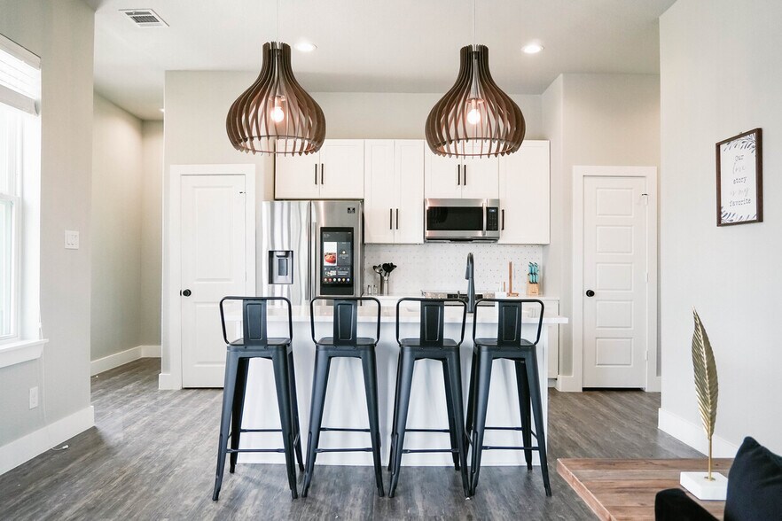 More Photos Of 4911 Alton Ave, Dallas Multifamily For Sale