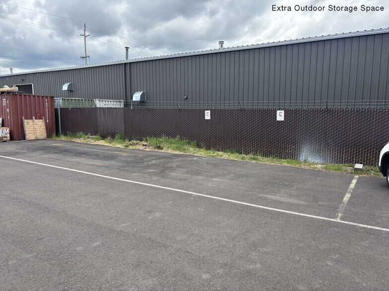 More Photos Of 163 SW Freeman Ave, Hillsboro Warehouse For Sale