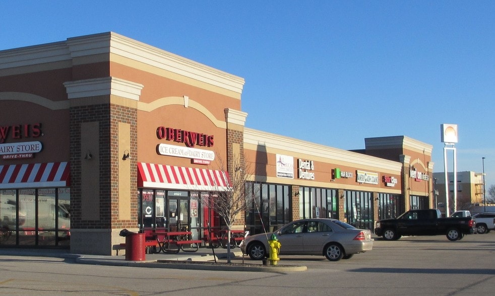 Primary Photo Of 840 N Kinzie Ave, Bradley Storefront For Lease