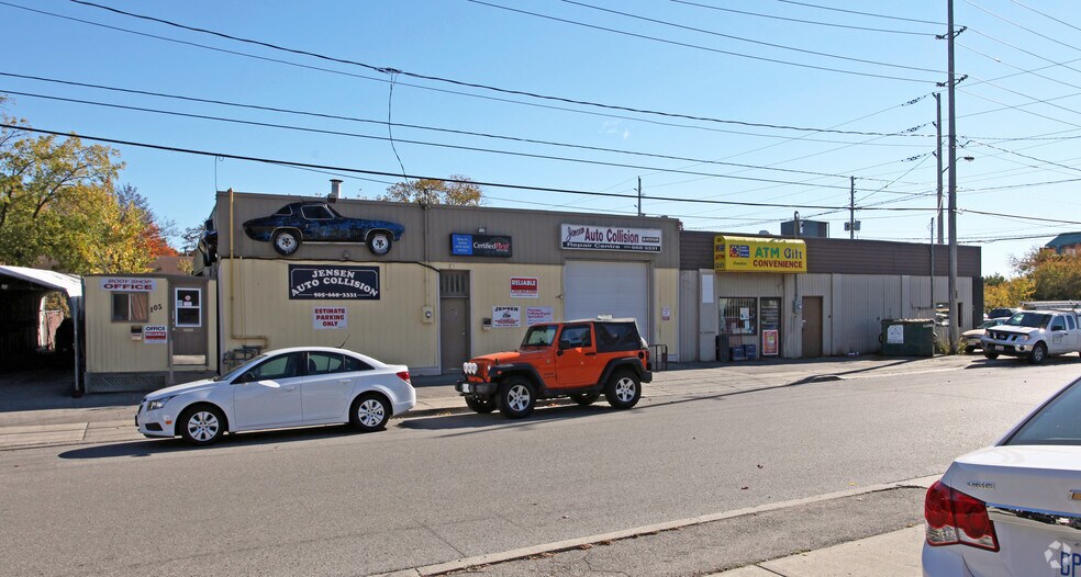 More Photos Of 105 Ash St, Whitby General Retail For Lease
