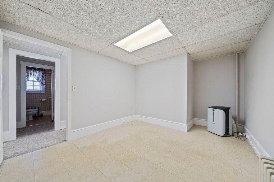 More Photos Of 17 North Ave, Rockland Apartments For Sale