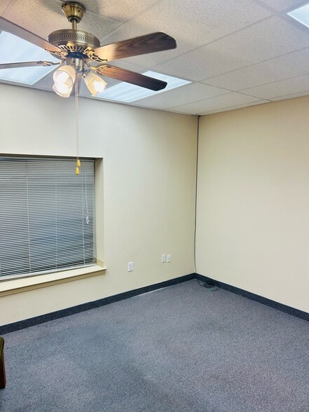 More Photos Of 102 N Shiloh Rd, Garland Office For Lease