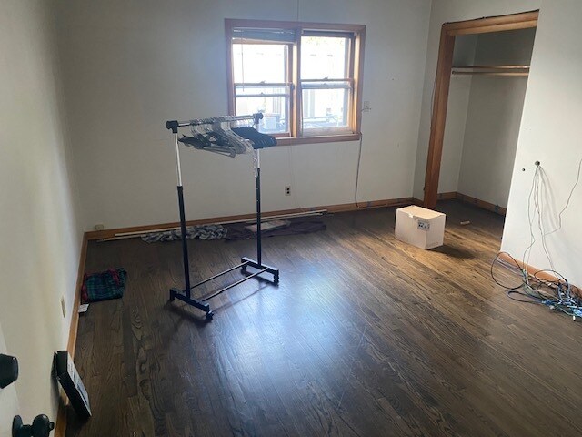 More Photos Of 21445 Gumina Rd, Brookfield Restaurant For Sale