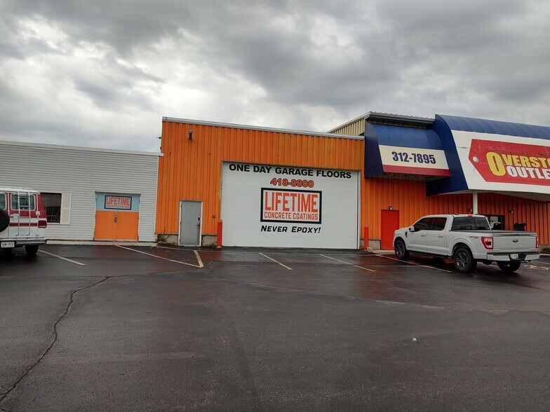 More Photos Of 960 French Rd, Cheektowaga Light Distribution For Sale