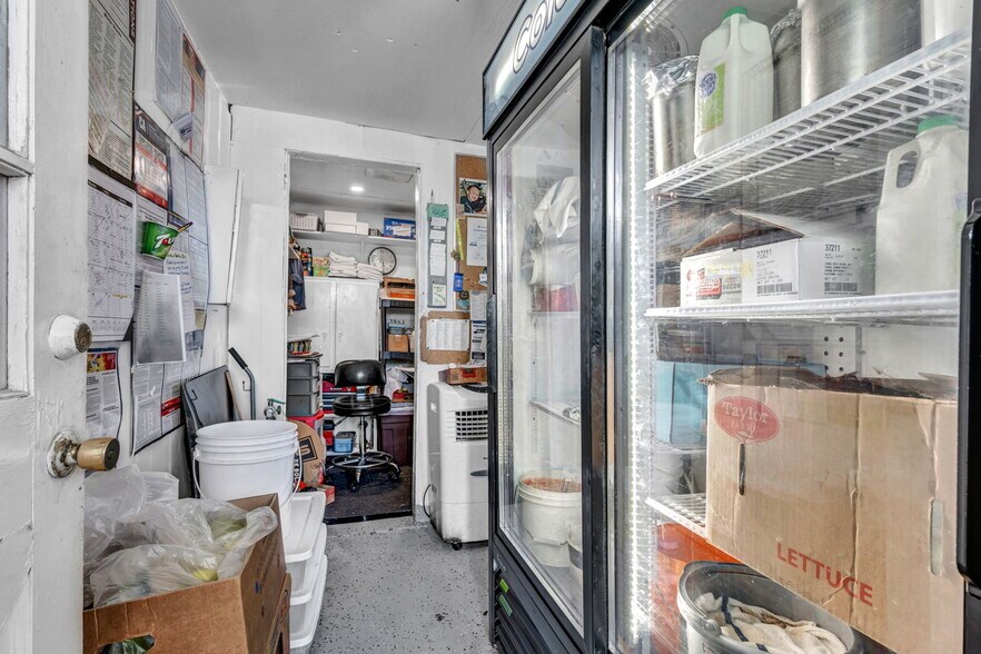 More Photos Of 198 Main St, Bridgeport Restaurant For Sale