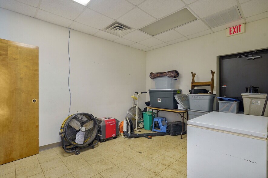 More Photos Of 2140 W Sunset St, Springfield Industrial For Sale