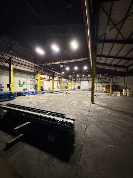 More Photos Of 126 E Dickerson St, Dover Warehouse For Lease