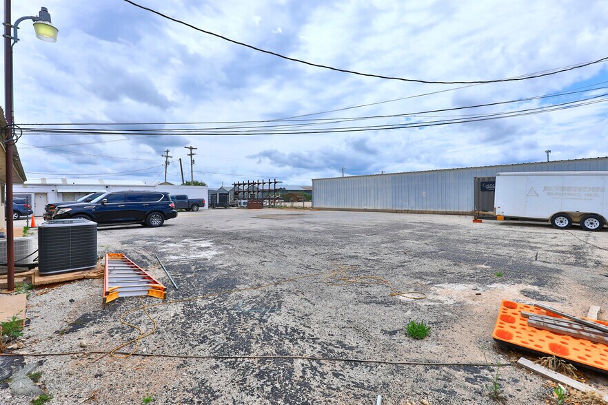 More Photos Of 2257 Industrial Blvd, Abilene Office For Sale
