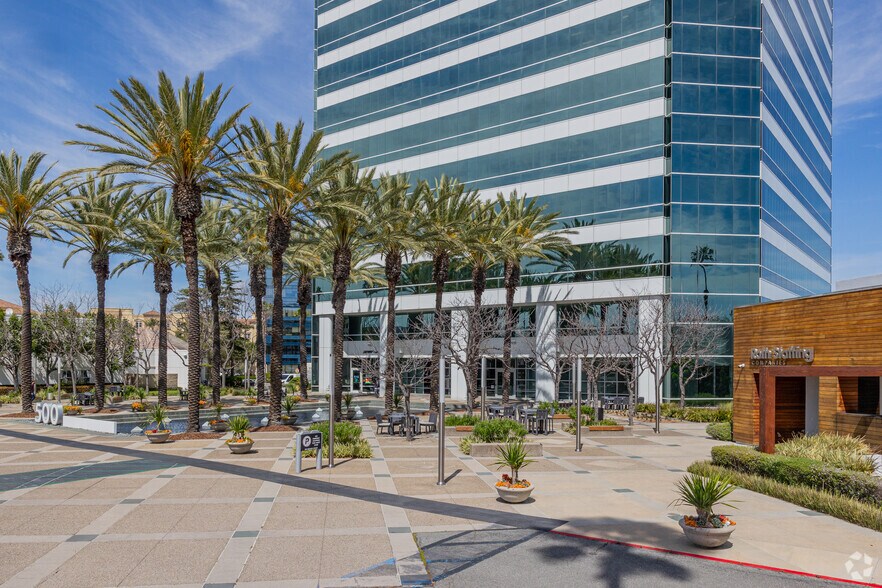 More Photos Of 500 N State College Blvd, Orange Coworking Space