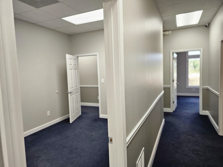 More Photos Of 913 Gulf Breeze Pky, Gulf Breeze Storefront Retail Office For Sale