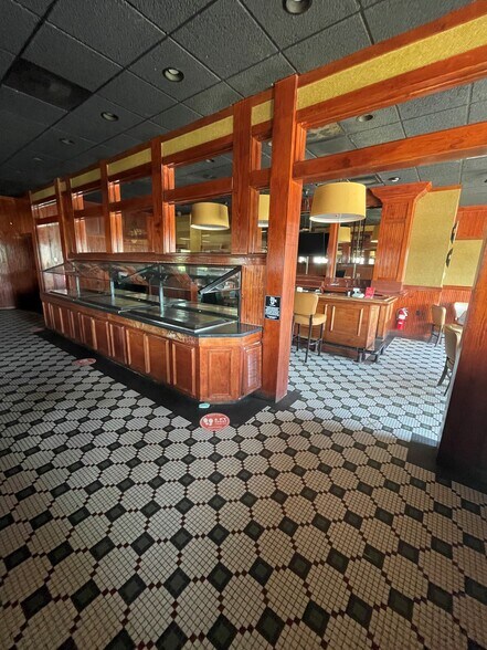 More Photos Of 2304 N Wayne St, Angola Restaurant For Lease