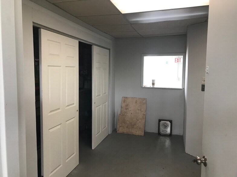 More Photos Of 11 Washington Rd, Princeton Junction Auto Repair For Lease