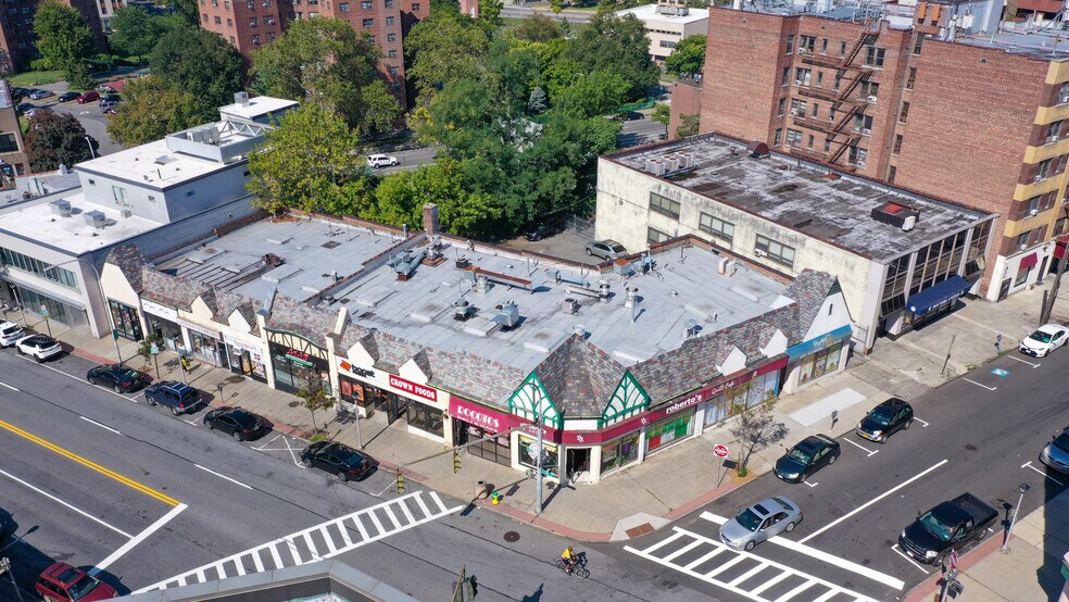 More Photos Of 90-102 E Post Rd, White Plains Freestanding For Lease