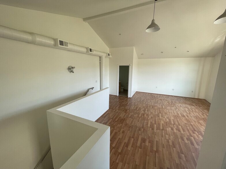 More Photos Of 6555-6557 Shattuck Ave, Oakland Office Residential For Lease