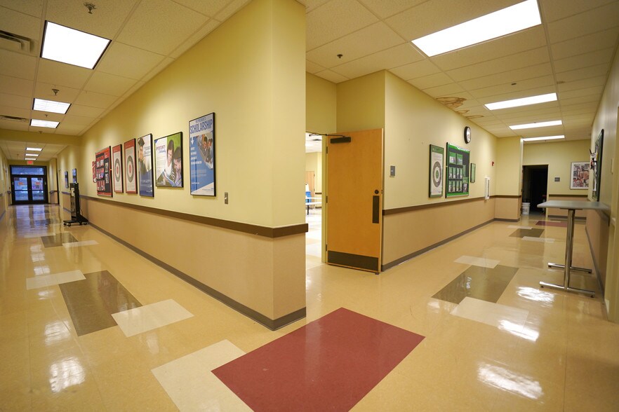 More Photos Of 1905 S Haggerty Rd, Canton Office For Lease