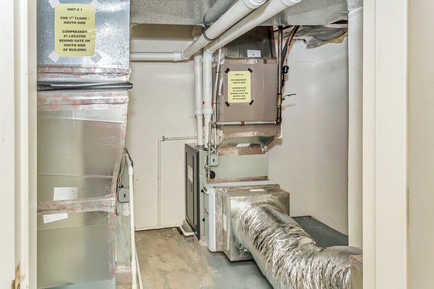 More Photos Of 33 W 2nd St, Riverhead Office For Sale