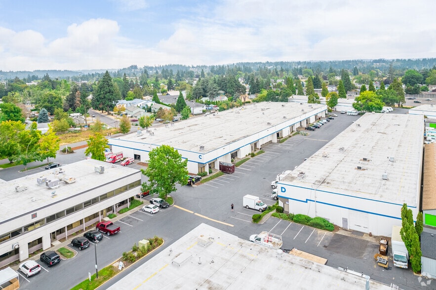 More Photos Of 8825 SE Jannsen Rd, Clackamas Unknown For Lease