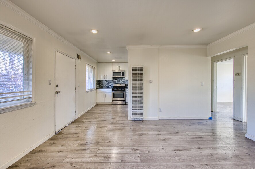 More Photos Of 1523-1527 8th Ave, Oakland Apartments For Sale